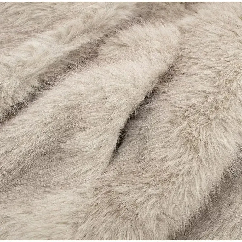 Katarina - Elegant and warm faux fur coat