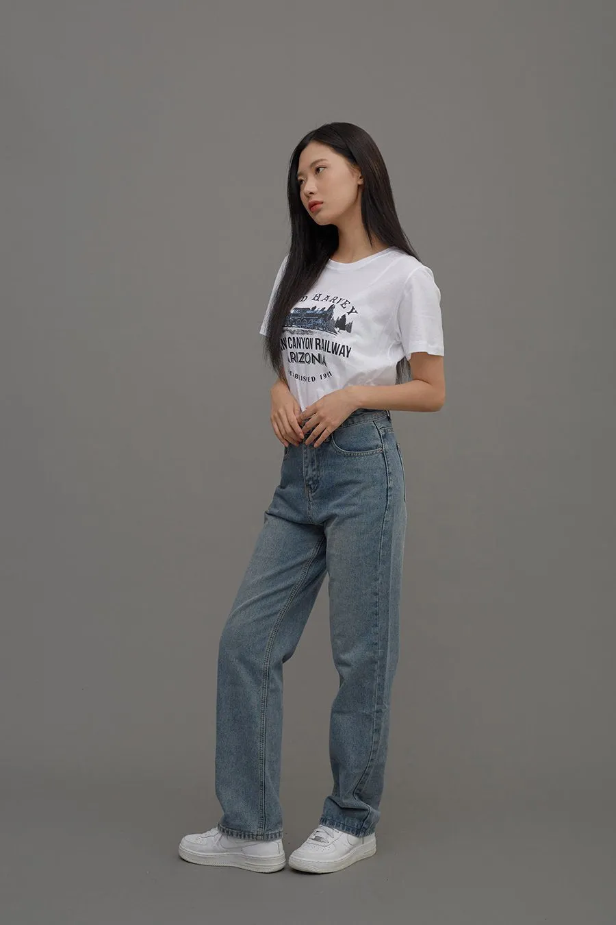 Straight Leg Jeans CM6