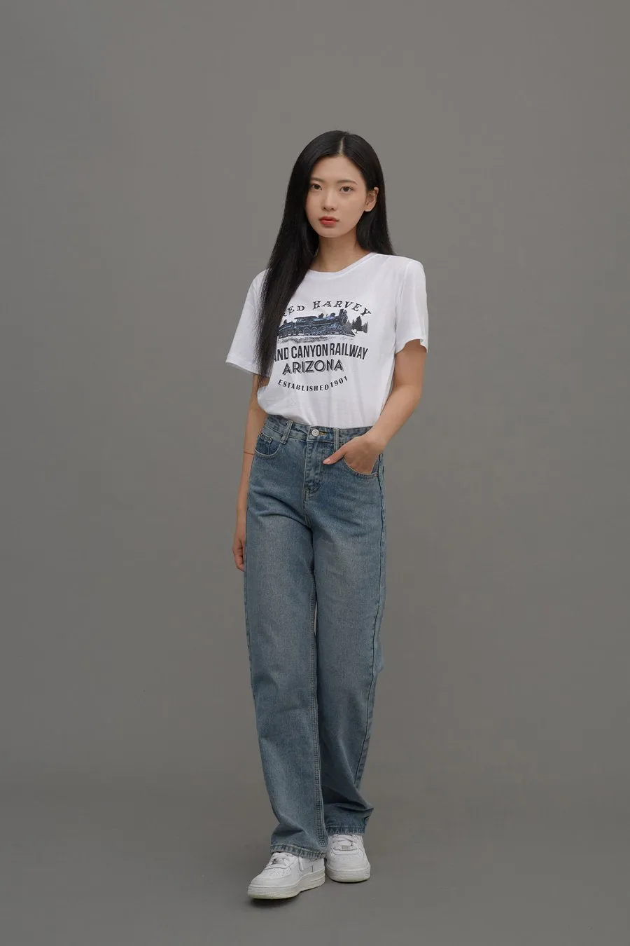 Straight Leg Jeans CM6