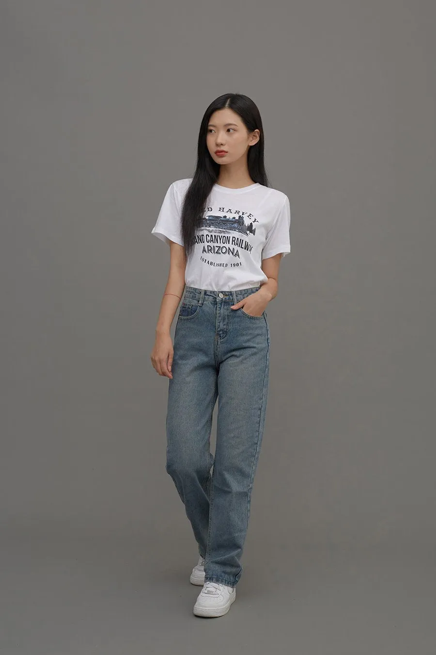 Straight Leg Jeans CM6